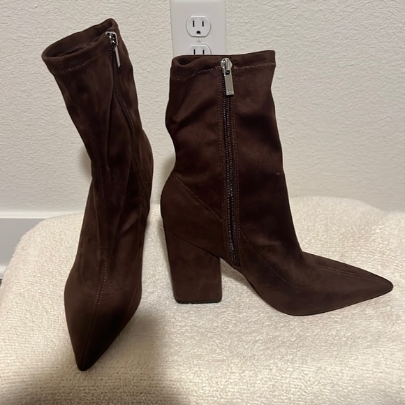 Suede chocolate brown Marc Fisher boots - Picture 1 of 3